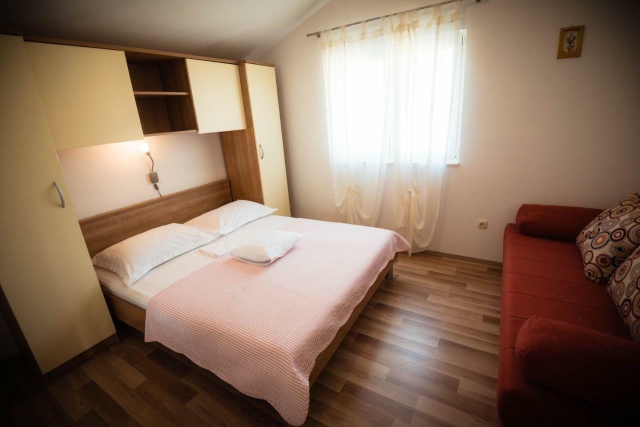 Apartmani Bare I Danica Grebastica Exterior photo
